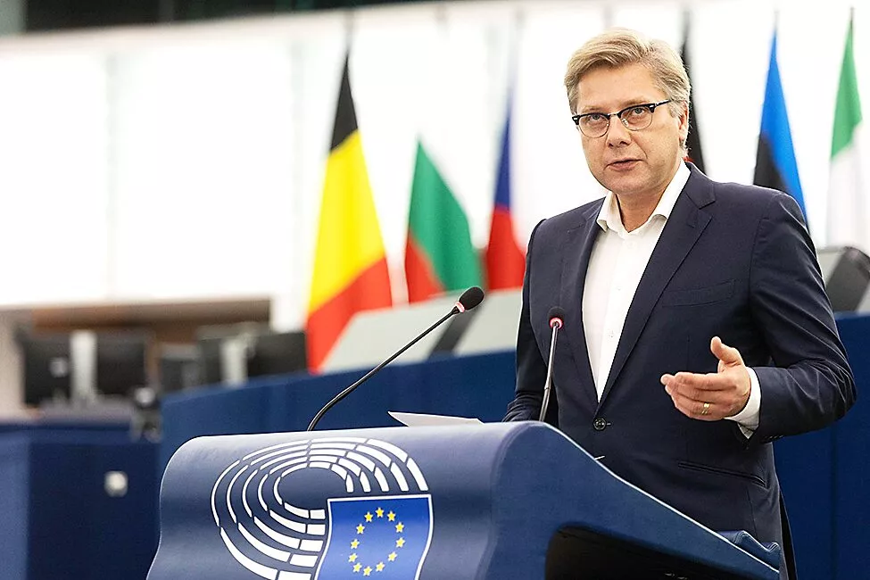 Ušakovs: Kremļa karš pret Ukrainu ir noziedzīgs brāļu karš