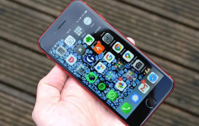 Apple представит бюджетный iPhone