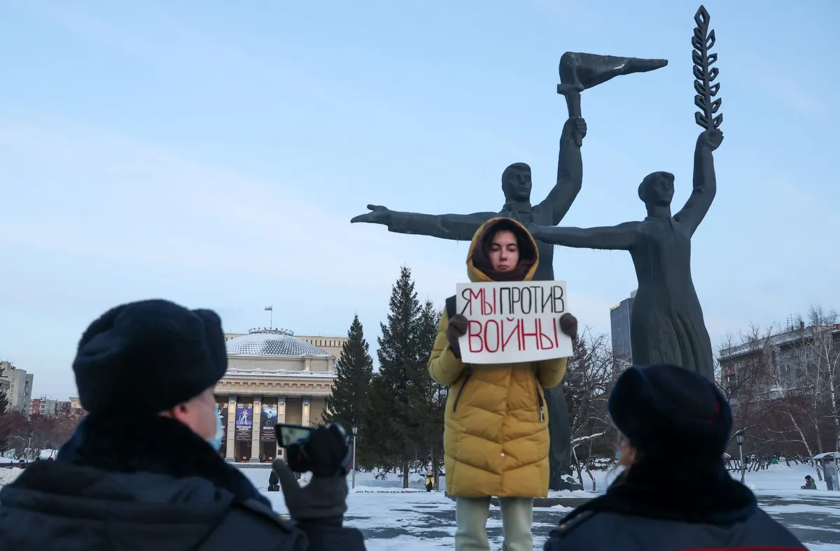 Ходорковский россиянам: протестуйте! Ваши 15 суток ареста могут спасти чью-то жизнь. В РФ задерживают уже за твиты