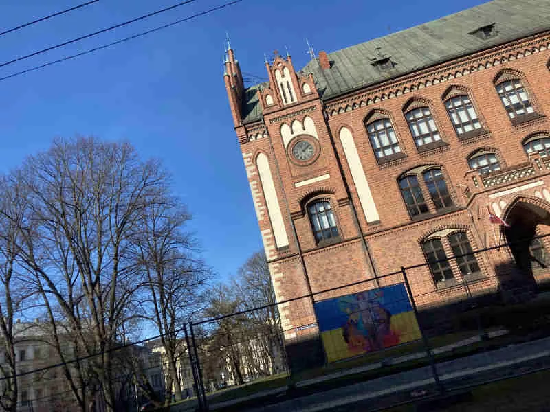 Жалобы на харрасмент звучали и в других «культурных» вузах — LTV