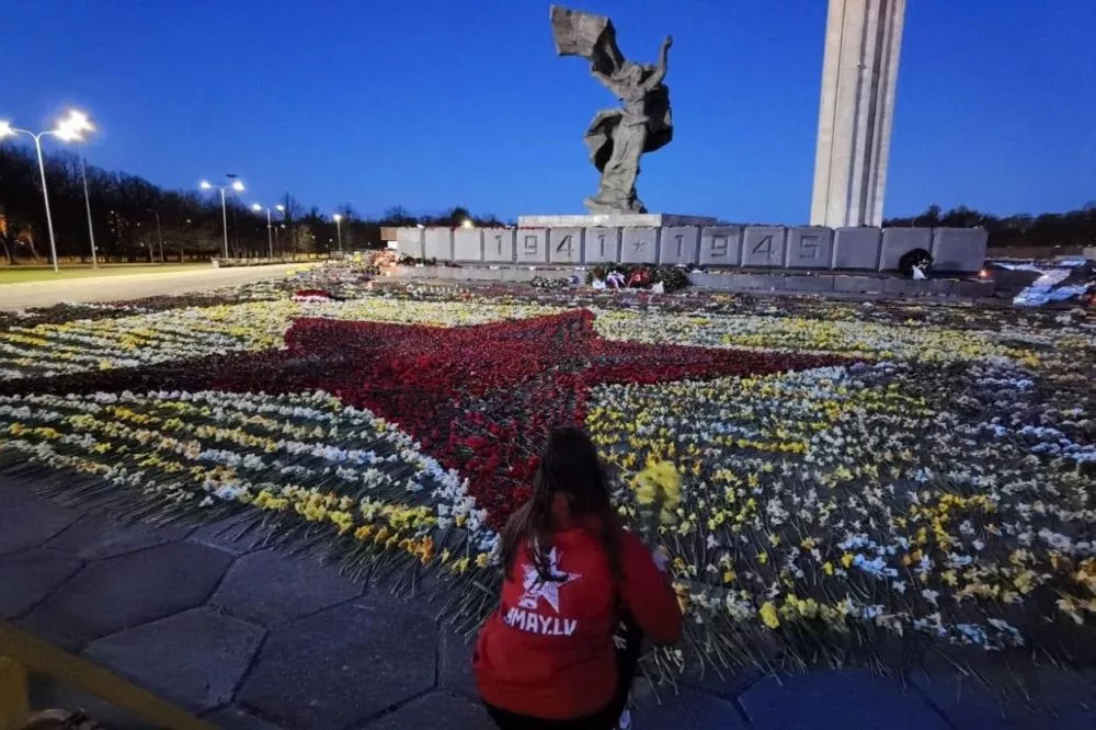 Спецслужбы предупреждают о возможных провокациях при сносе памятника в парке Победы