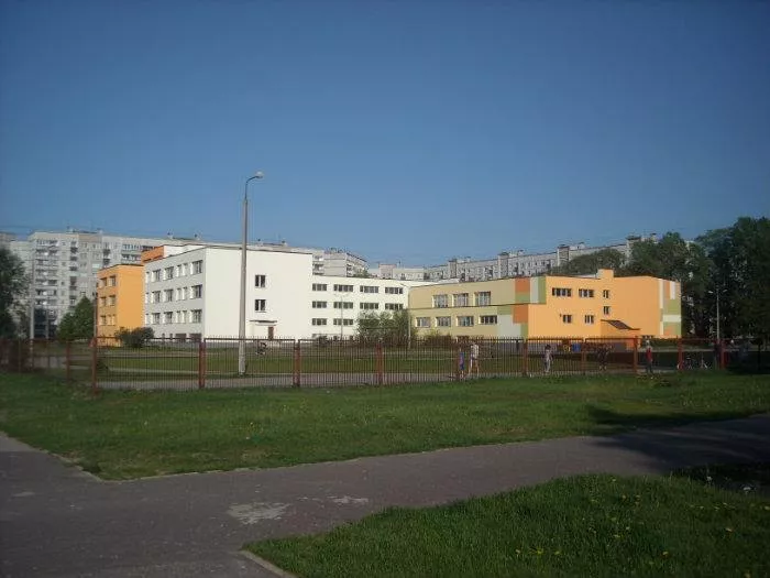 No Ziemeļvalstu ģimnāzijas neliela ugunsgrēka dēļ evakuēti aptuveni 250 cilvēki