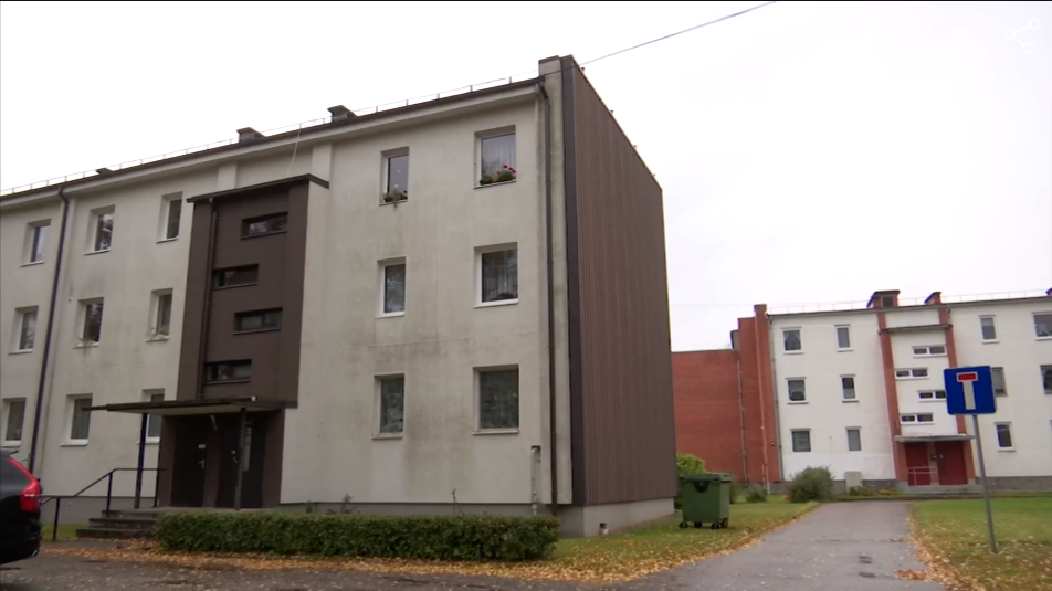 Carnikavieši nemierā ar ieceri nojaukt bijušās Mūzikas skolas ēku