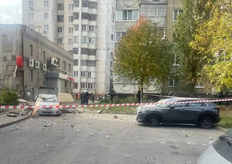 В Белгороде на крышу многоэтажки упал обломок ракеты