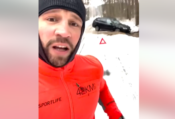 Не будьте равнодушными, помогайте попавшим в беду: Майрис Бриедис спас попавшего в аварию автомобилиста