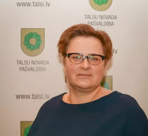 No amata atbrīvo Talsu novada domes priekšsēdētāju Pētersoni
