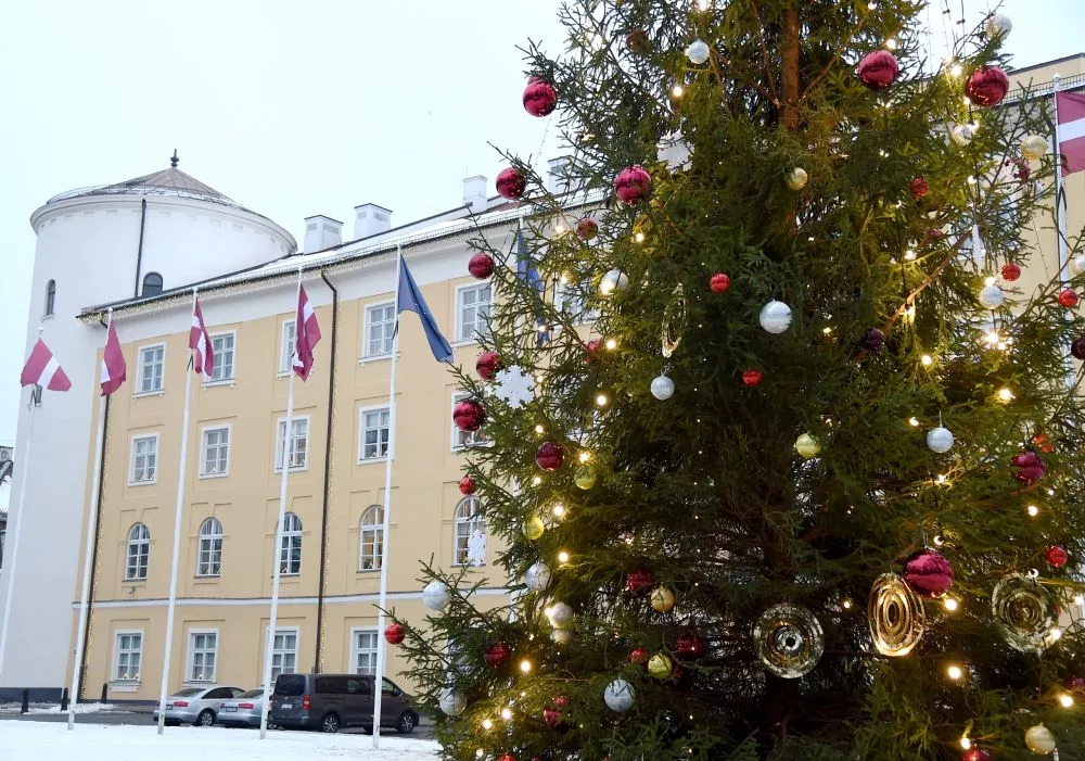 Šogad Rīgā izvietos ap 40 Ziemassvētku egles