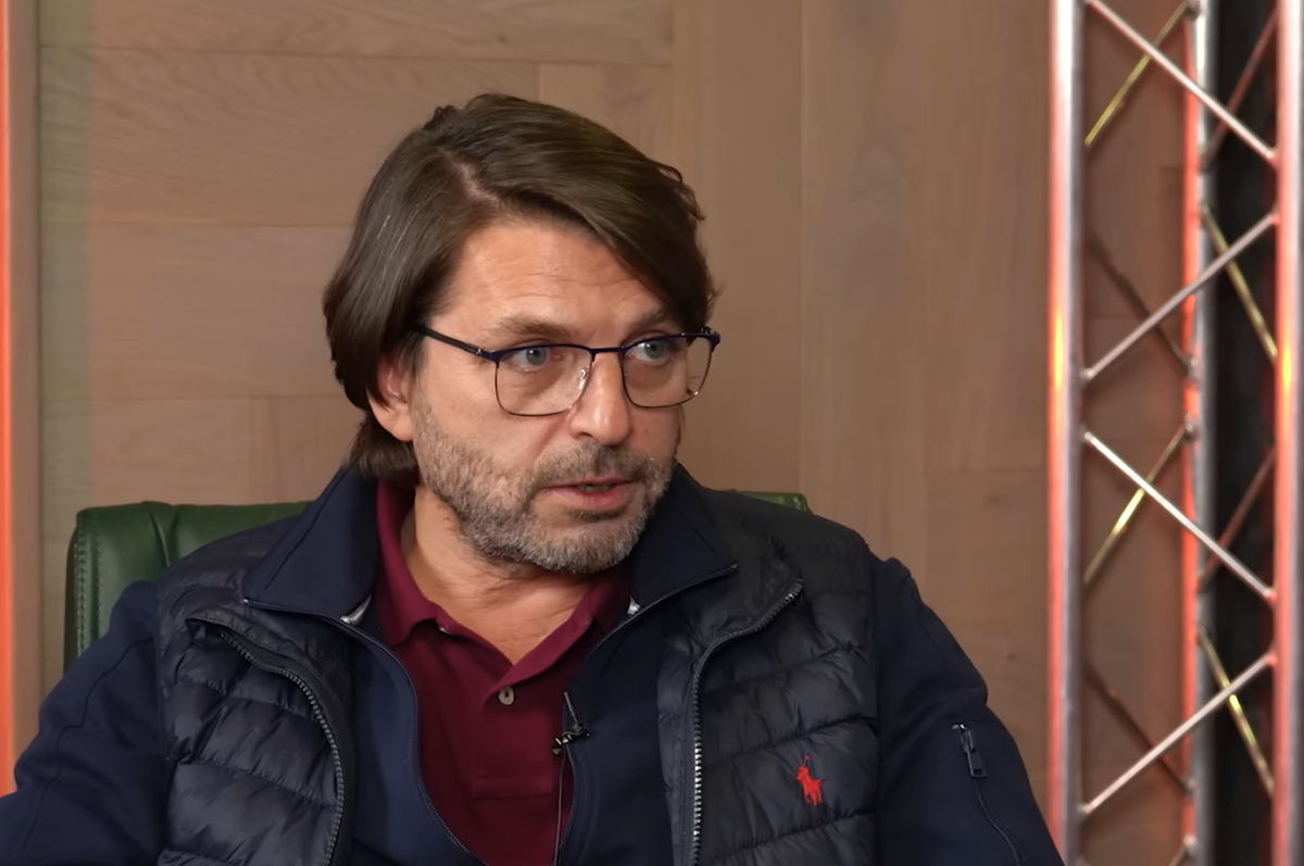 «Вы бы пожили в России, а потом учили из своих уютных домиков в югендштиле»: глава российского Forbes обратился к Латвии