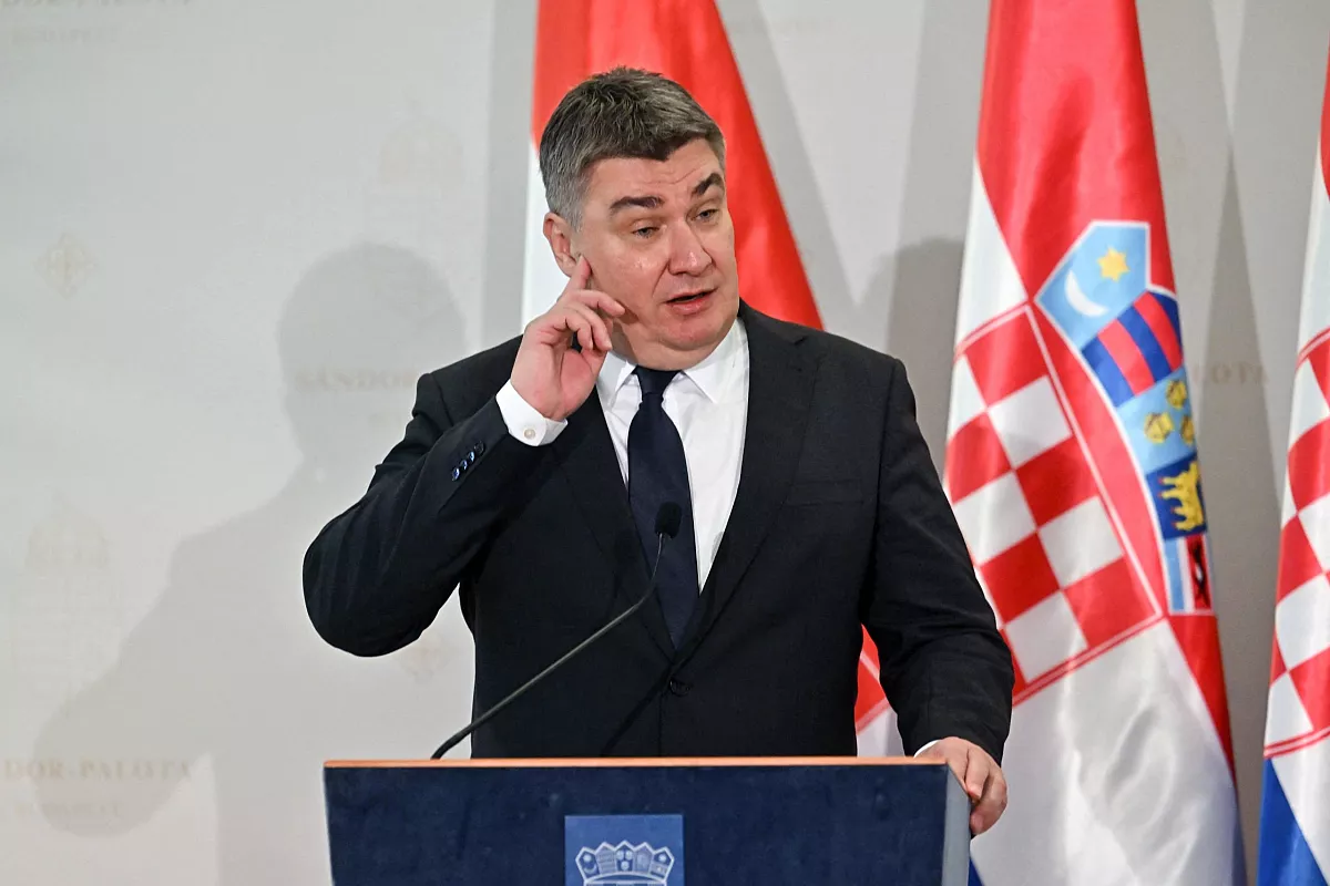 Президент Хорватии назвал лозунг «Слава Украине!» шовинистическим и сравнил с лозунгом усташей