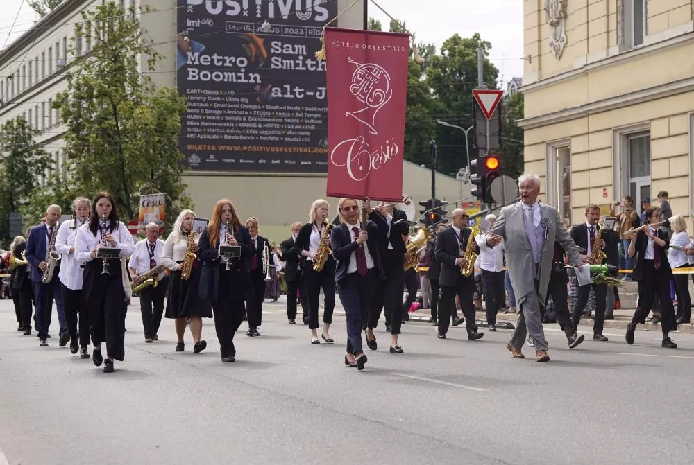 Skolu jaunatnes dziesmu un deju svētku dēļ daudzviet Rīgā slēgs vai mainīs esošo satiksmes organizāciju
