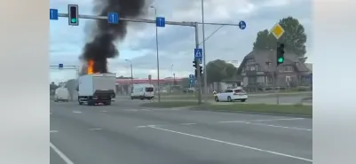 Утром на Краста загорелся грузовик