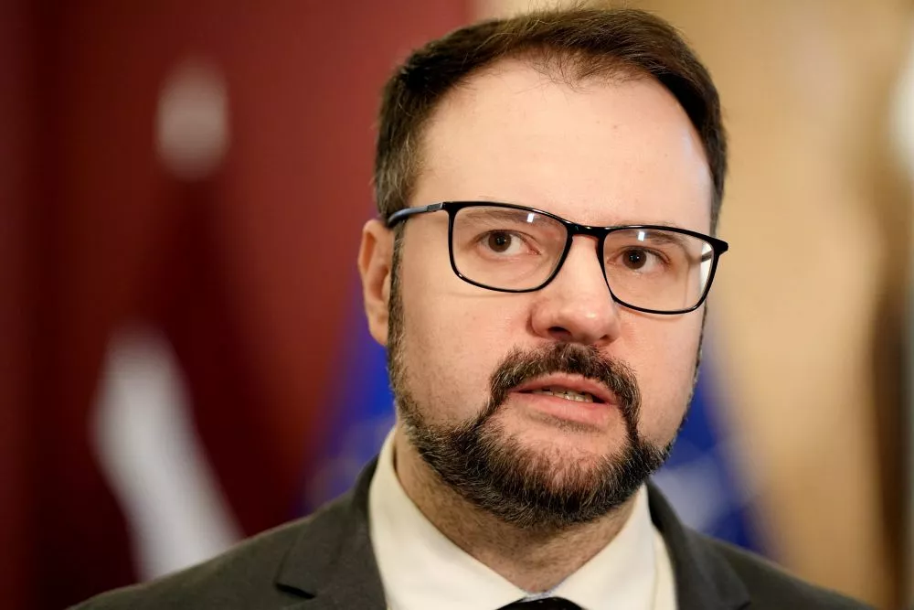 NA rosina izteikt neuzticību Briškenam