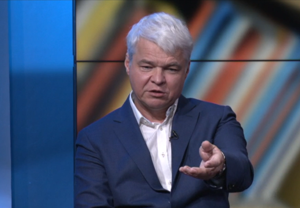 Наша задача продать и всё равно кому: глава торговой сети объяснил обслуживание на русском языке