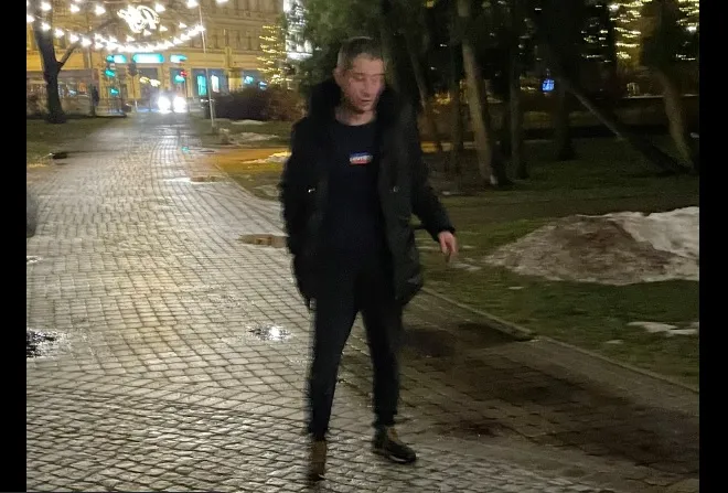 Возможно, избил мужчину в Верманском саду: полиция просит опознать молодого человека