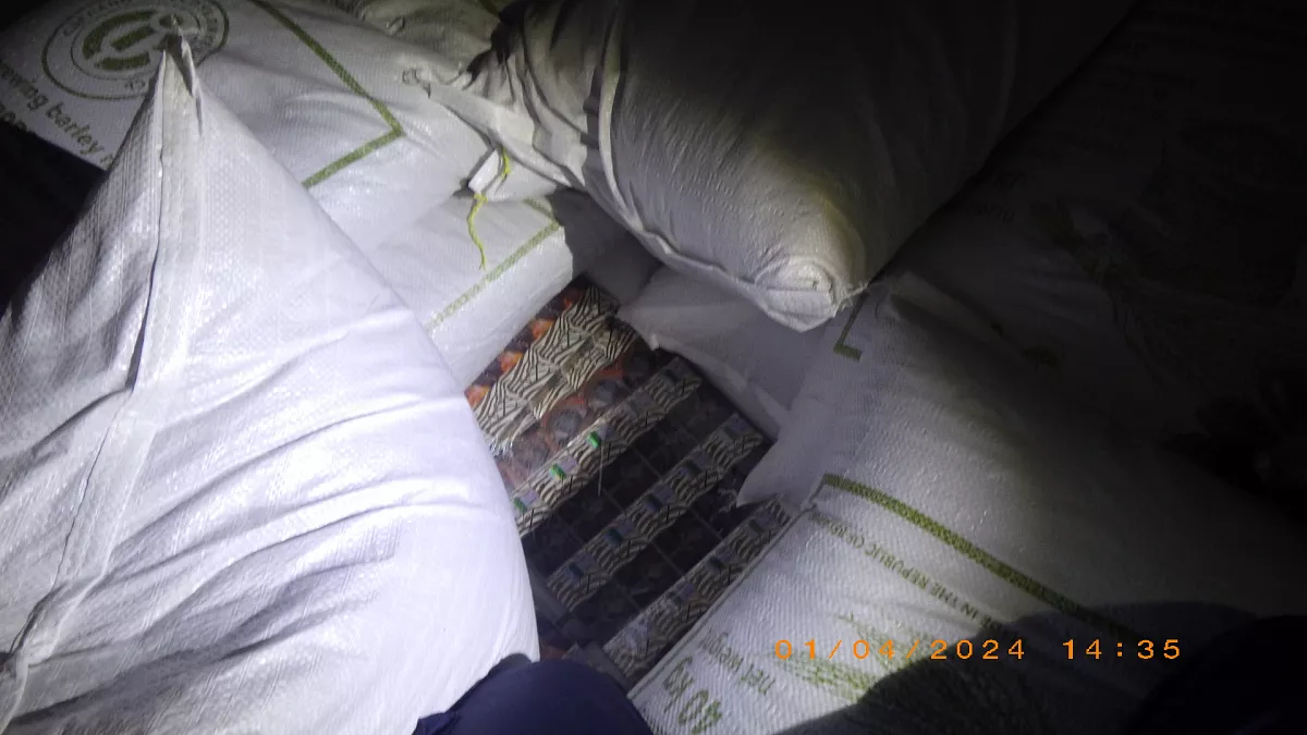 Muita novērsusi 100 000 cigarešu kontrabandu