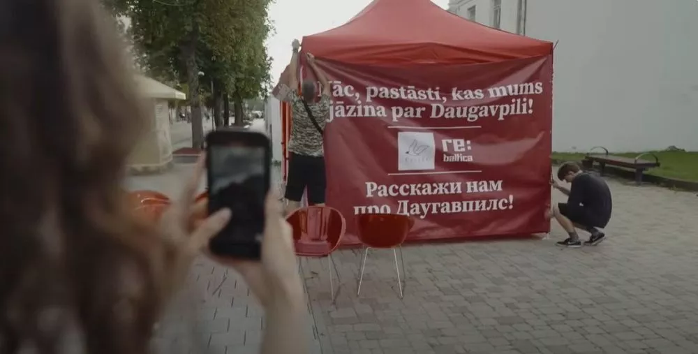 Агрессивные нападки на русский язык ведут к деградации Латвии: Чекушин