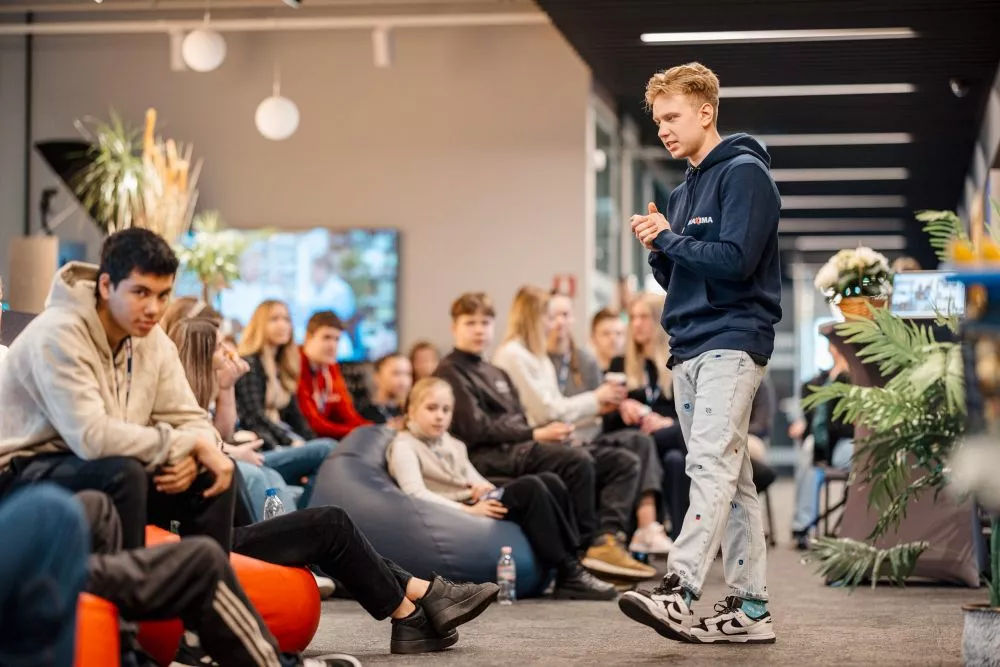 Strauji augusi skolēnu interese par mazumtirdzniecību