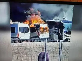 Ночью в Огре сгорели три автобуса: с чего бы это?