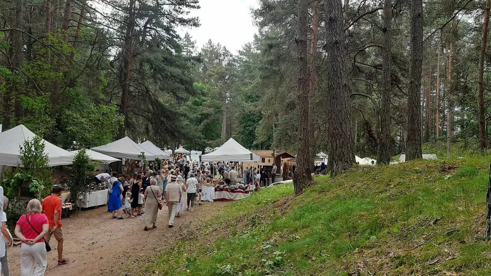 Gadatirgu brīvdabas muzejā sestdien apmeklēja vairāki tūkstoši Latvijas iedzīvotāju un ārvalstu tūristu