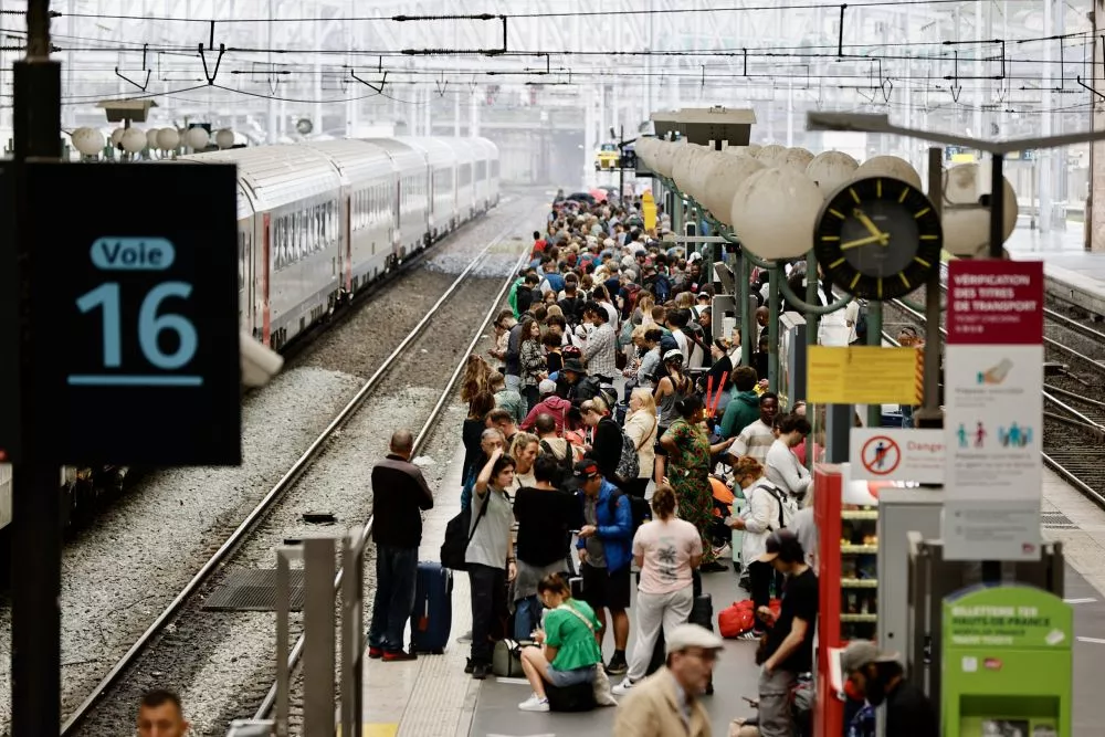 Francijā ātrvilcienu satiksmi traucē sabotāžas akti