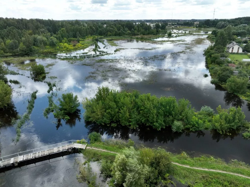 Jelgavas pusē no Svētes upes applūduši Miezītes un Būriņu ceļa posmi
