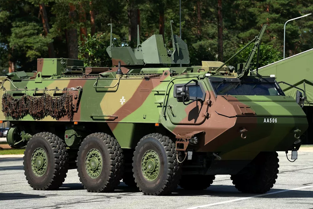 Sprūds: «Patria» 6×6 bruņumašīnas būs lielisks papildinājums Latvijas aizsardzības spējām