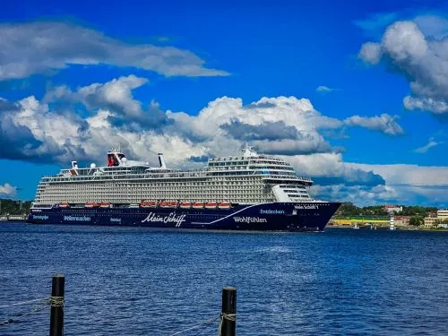 Rīgas ostā pirmo reizi ienāks jaunuzbūvētais kruīzu laineris «Mein Schiff 7»