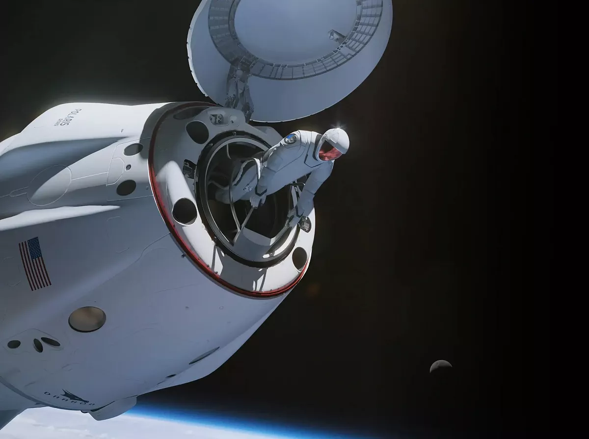 SpaceX запустила миссию с выходом в космос непрофессионалов