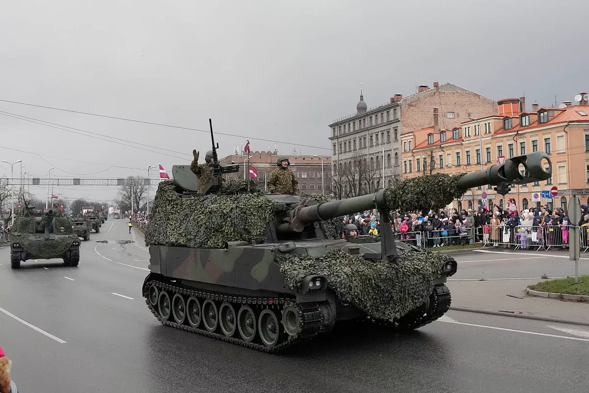 Ехал своими силами? Как происходила транспортировка танков после парада? ФОТО