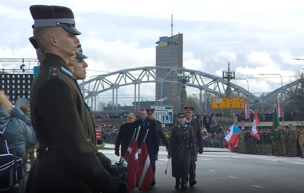Боже, благослови Латвию: в честь Дня независимости в Риге прошёл военный парад. ФОТО, ВИДЕО