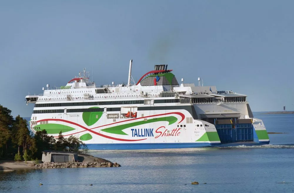 Вдребезги! Пассажиры парома Tallink в Финском заливе пережили жуткий шторм. ВИДЕО