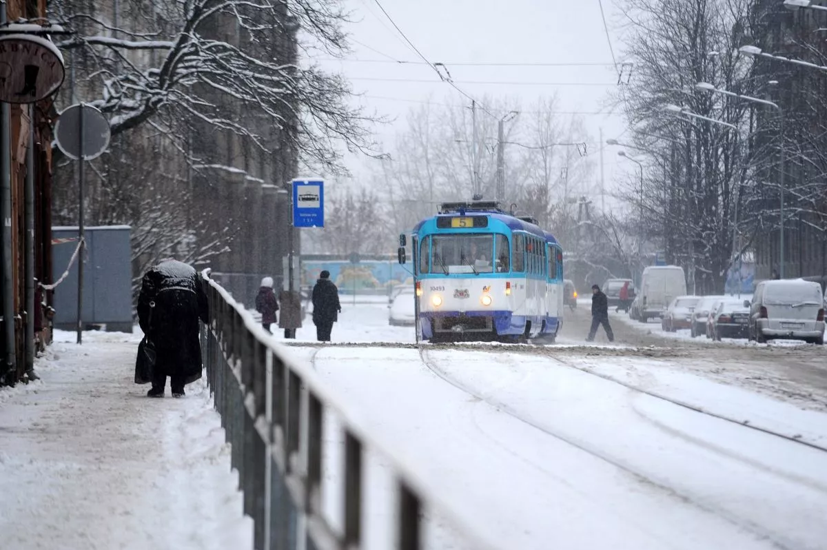 Ceturtdien Latvijā gaidāms sniegs un atkala