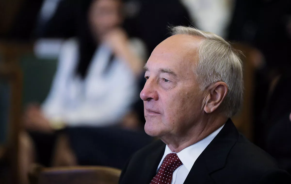 В 1990-е мы оттолкнули многих людей, надо было по другому с негражданами: экс-президент
