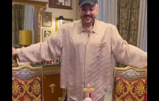 Скандал в соцсетях: Киркоров похвастался люксовым куличом (ВИДЕО)