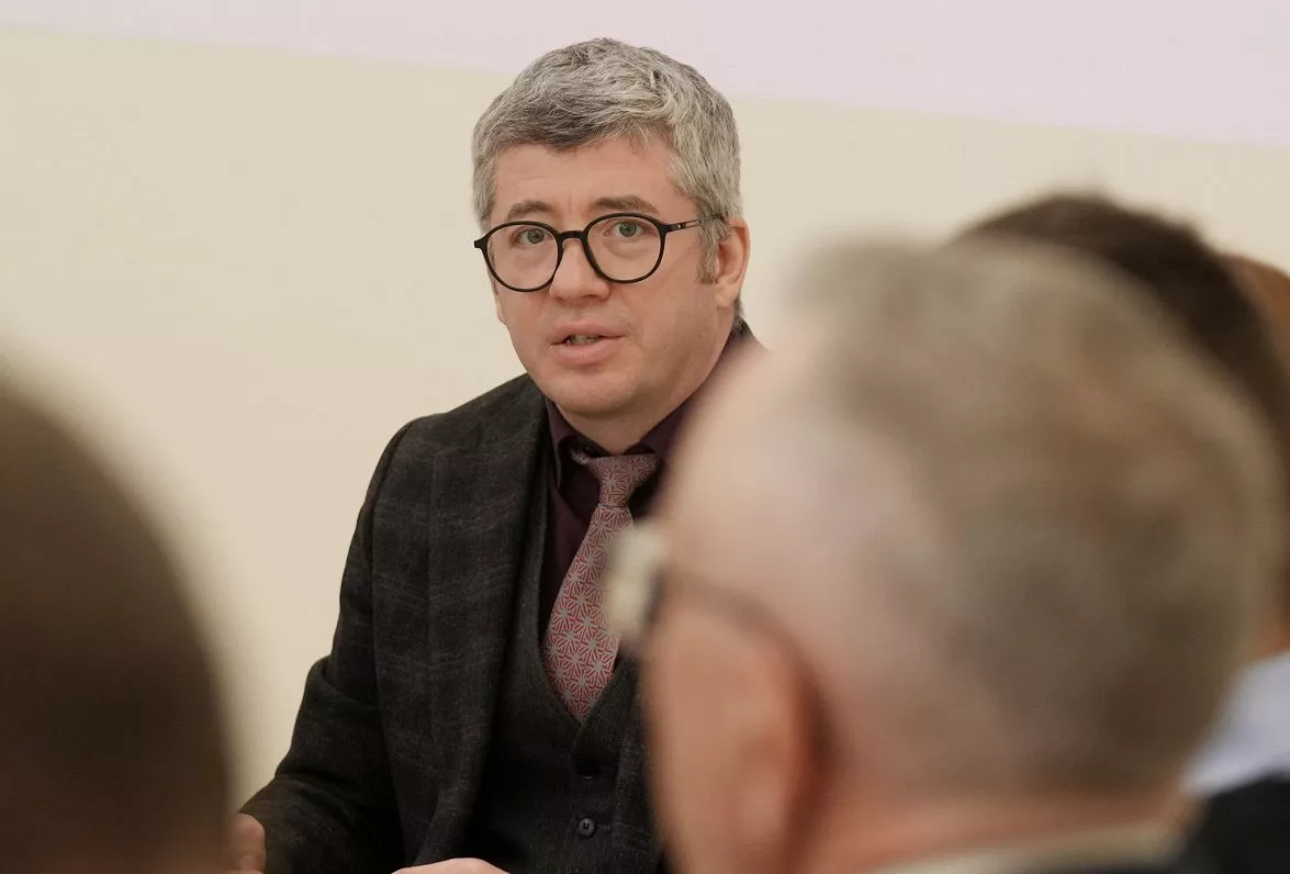 VM valsts sekretāres vietnieks finanšu jautājumos pērn nopelnījis teju 100 000 eiro