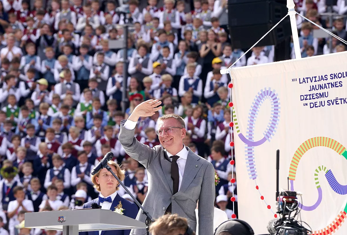 Pašvaldību vadītāji prasa skaidru mehānismu rīcībai gaisa apdraudējuma gadījumā masu pasākumu laikā
