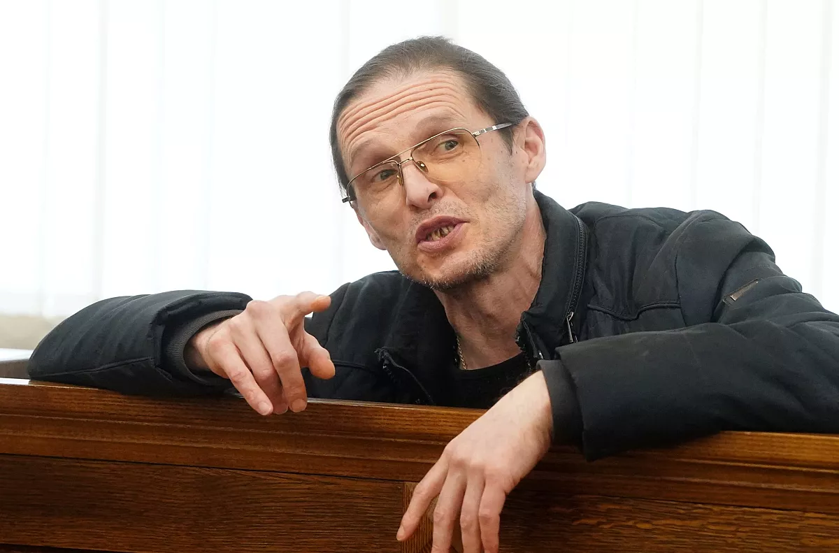 Bunkus slepkavībā apsūdzētajam Krivošejam par huligānismu tiesas zālē piespriež deviņu mēnešu cietumsodu