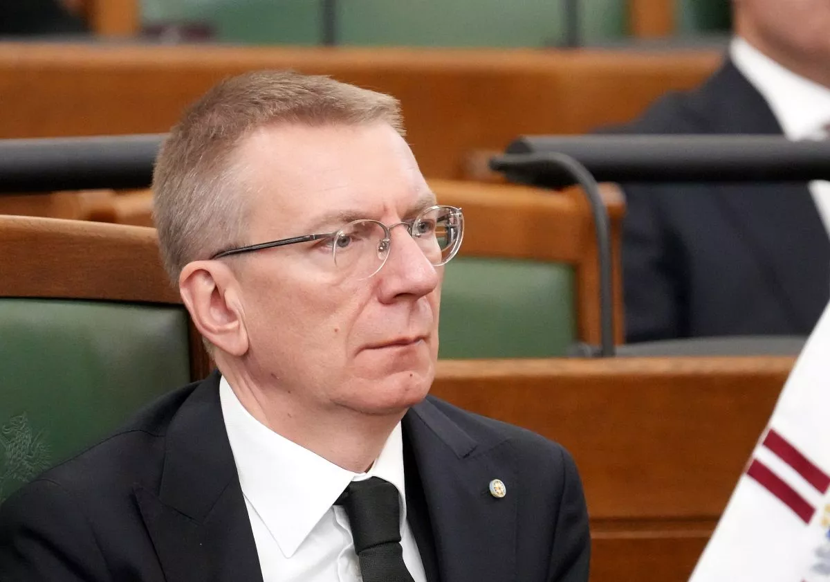 Valsts prezidents aicina Saeimu pārskatīt likumu par autoceļu lietošanas nodevu palielināšanu kravas auto