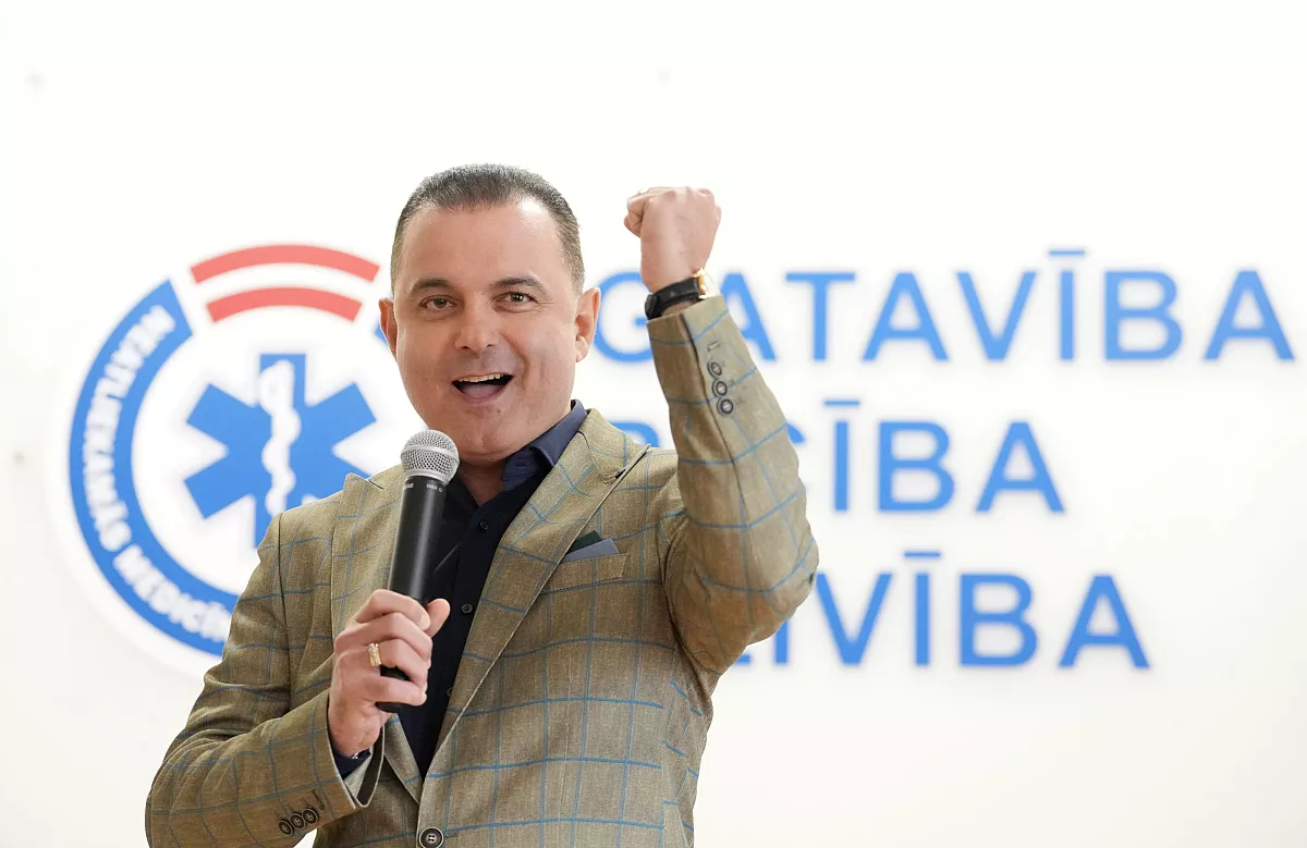 Abu Meri: Jāapsver iespējas mazināt nekontrolētu interneta lietošanu līdz 15 gadu vecumam