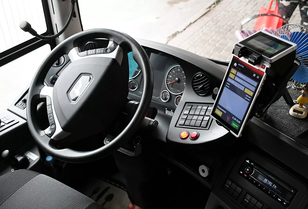 Saeimas komisija uzdod uzlabot LPV priekšlikumu par sodu palielināšanu reibumā pieķertiem sabiedriskā transporta šoferiem