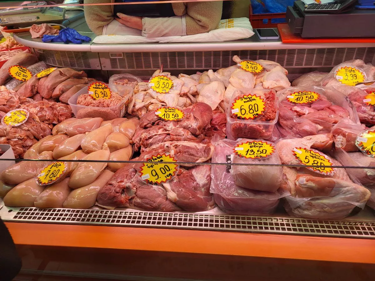 PVD konstatējis salmonellas vairākos Polijas cāļa gaļas produktos