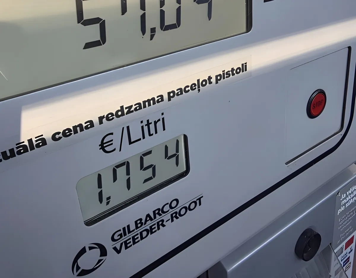 Дурят нашего брата! Рост цен на заправках связан не с войной в Иране, а с жадностью торговцев