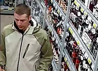 Лучше б явились сами: полиция просит опознать людей на фото (ФОТО)