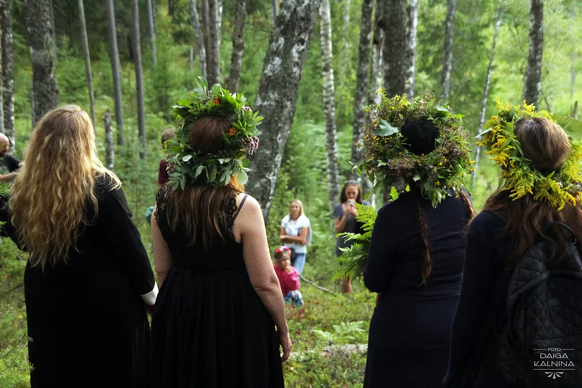 Notiks jau trešais Starptautiskais tradicionālās āra dziedāšanas festivāls DABĀ: Sāvienas pilskalnā