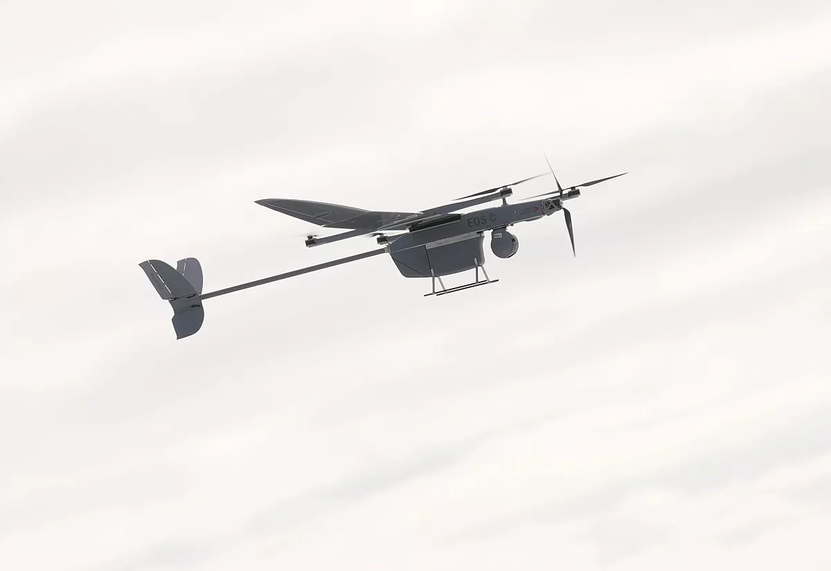 Atrasti ar Rēzeknes novadā notriekto dronu iespējami saistīti «priekšmetu fragmenti»