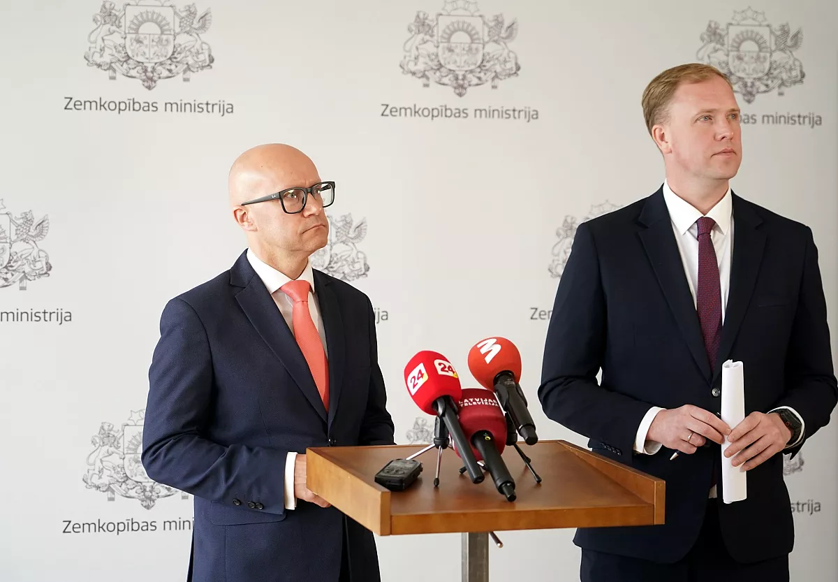 Valainis atstādina no amata ZM valsts sekretāru