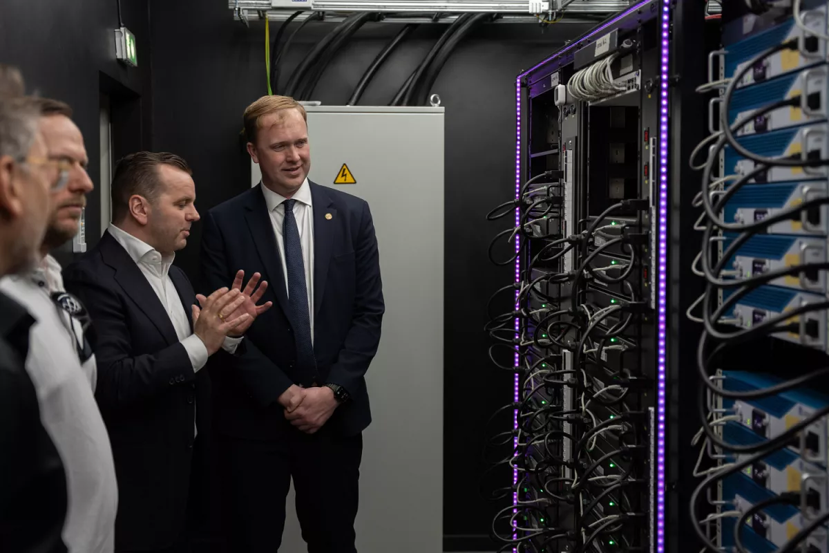 Smiltenē darbu sāk Baltijā pirmā blokķēdes datu centra integrētā katlumāja