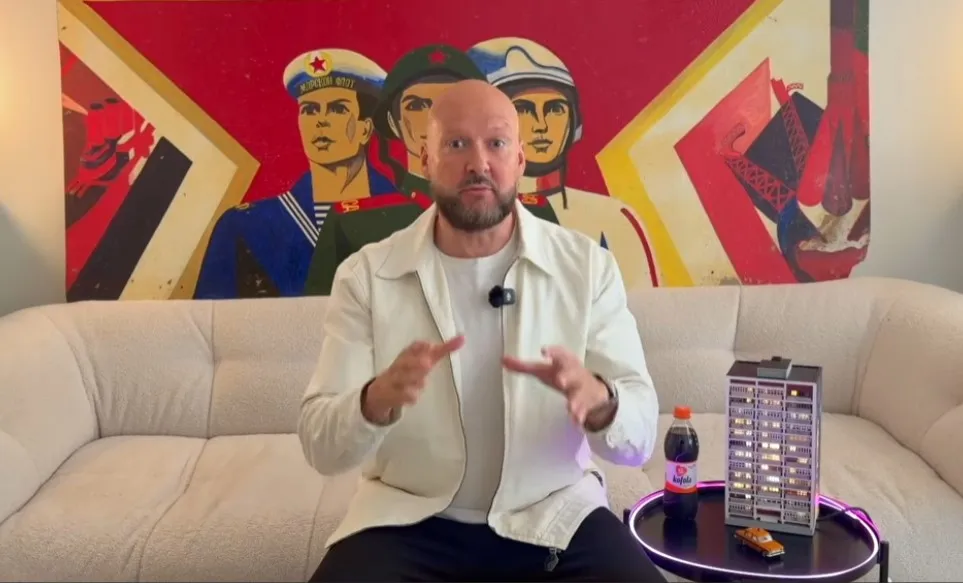 «Гопник в Adidas»: как Bald and bankrupt описал Латвию