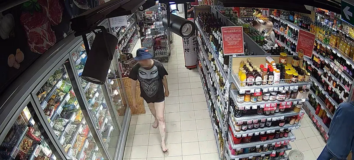 В юрмальском магазине мужчина нападал на людей: полиции нужна помощь (ФОТО)