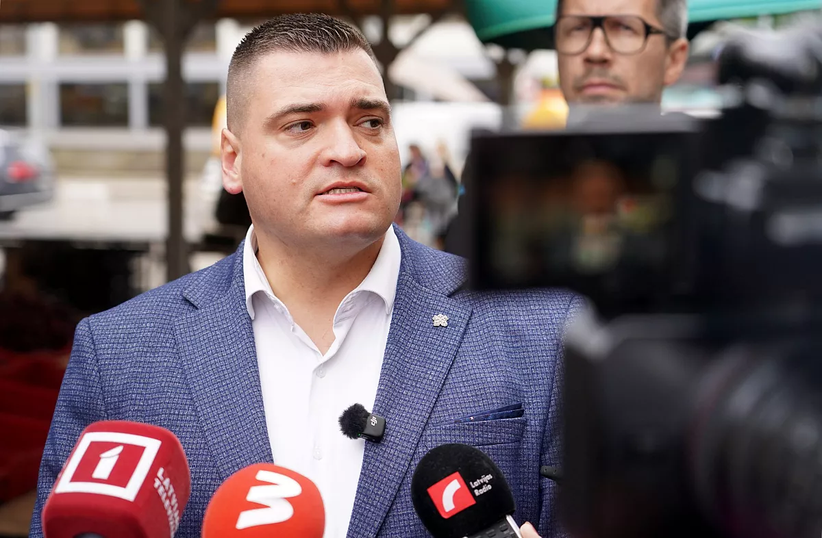 Назвал людей — обезьянами: Ратниекса ждёт комиссия по этики